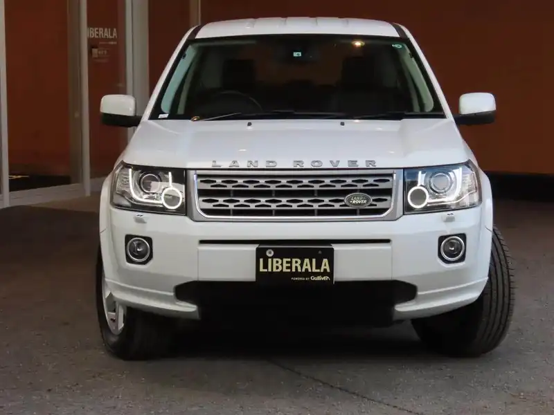 カタログ画像：フリーランダー２（FREELANDER 2） ２．０ Ｓi４ 2013年2月 CBA-LF2B 2000cc フジ・ホワイト（ソリッド） 燃費9.0km / l フロント