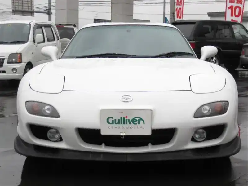 カタログ画像：ＲＸ－７（RX-7） タイプＲバサーストＲ 2001年8月 GF-FD3S 1400cc ピュアホワイト 燃費8.1km / l  フロント