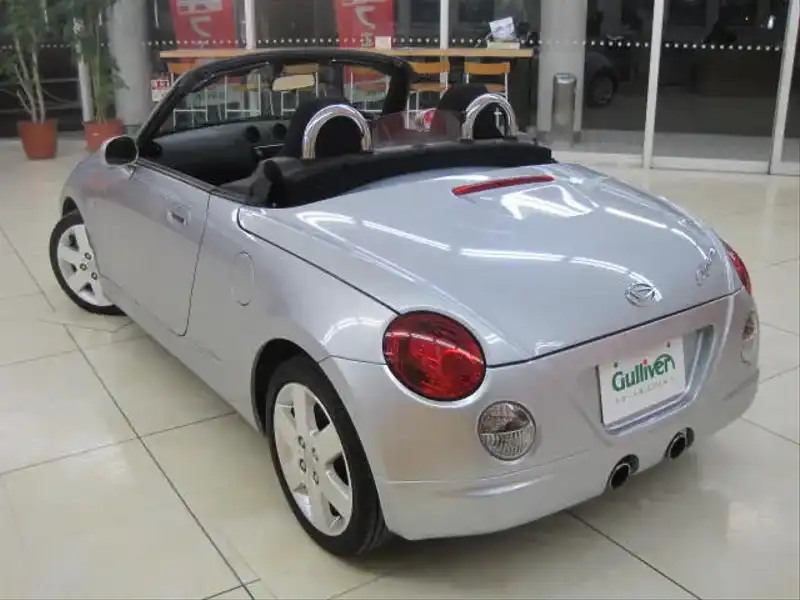 カタログ画像：コペン（COPEN） アクティブトップ 2010年8月 ABA-L880K 660cc ＤＣ・ブライトシルバーメタリック 燃費15.2km / l  バック