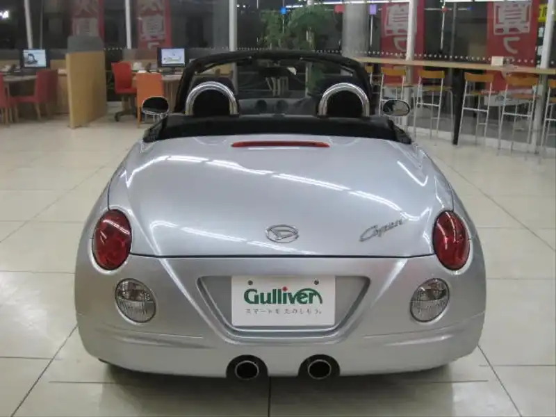 カタログ画像：コペン（COPEN） アクティブトップ 2010年8月 ABA-L880K 660cc ＤＣ・ブライトシルバーメタリック 燃費15.2km / l  バック