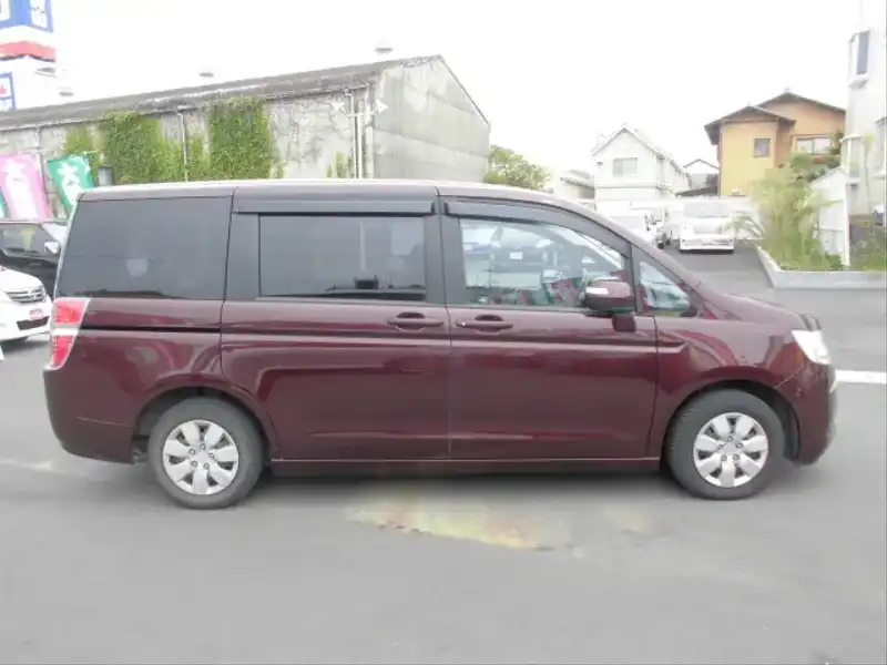 カタログ画像：ステップワゴン（STEPWAGON） Ｇ 2009年10月 DBA-RK1 2000cc ディープボルドー・パール 燃費14.2km / l  外装