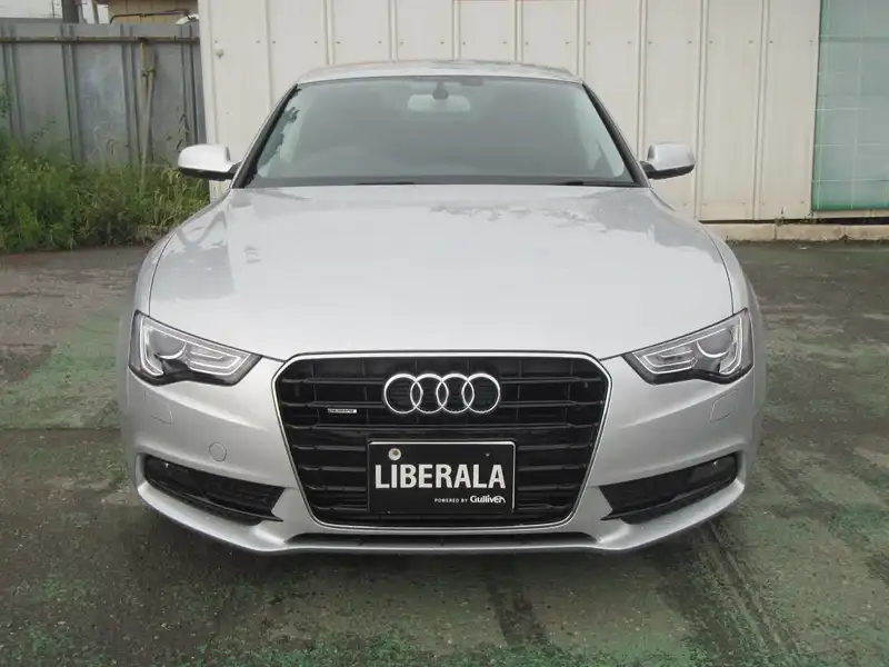 カタログ画像：Ａ５スポーツバック（A5 SPORTBACK） ２．０ＴＦＳＩクワトロ 2013年7月 DBA-8TCDNL 2000cc アイスシルバーメタリック 燃費13.6km / l フロント