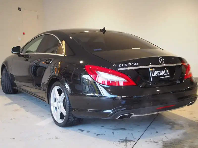 カタログ画像：ＣＬＳクラス（CLS-CLASS） ＣＬＳ５５０ ブルーエフィシェンシー 2012年8月 CBA-218373 4700cc オブシディアンブラック（Ｍ） 燃費10.2km / l バック