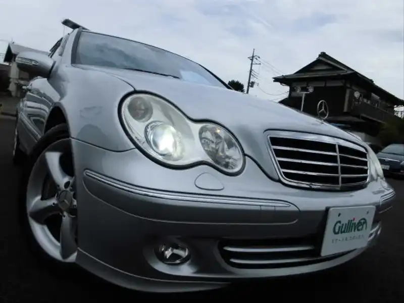 カタログ画像：Ｃクラスステーションワゴン（C-CLASS STATIONWAGON） Ｃ２３０ ステーションワゴン アバンギャルド 2005年8月 DBA-203252 2500cc キューバナイトシルバー（Ｍ）orイリジウムシルバー（Ｍ） 燃費10.0km / l  外装