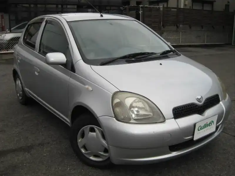 カタログ画像：ヴィッツ（VITZ） Ｆ Ｄパッケージ １０ミリオンセレクション 2001年5月 TA-SCP10 1000cc シルバーメタリック 燃費19.6km / l  メイン