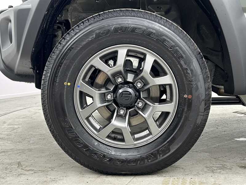 カタログ画像：ジムニー（JIMNY） ＸＧ 2025年11月 3BA-JB64W 660cc 燃費14.3km / l メイン