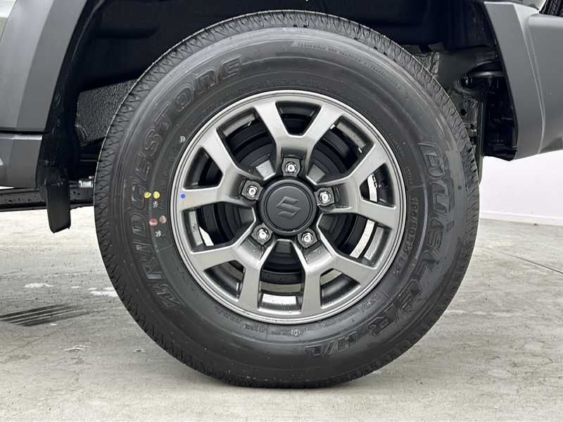 カタログ画像：ジムニー（JIMNY） ＸＧ 2025年11月 3BA-JB64W 660cc 燃費14.3km / l メイン