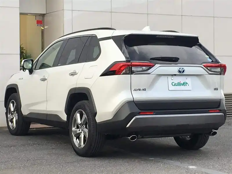 カタログ画像：ＲＡＶ４（RAV4） ハイブリッドＧ 2019年10月 6AA-AXAH54 2500cc ホワイトパールクリスタルシャイン 燃費20.6km / l バック