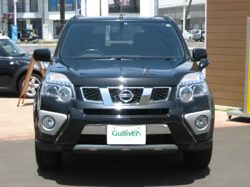 カタログ画像：エクストレイル（X-TRAIL） ２５Ｘ エクストリーマーＸ 2010年8月 CBA-TNT31 2500cc ダイヤモンドブラック（Ｐ） フロント