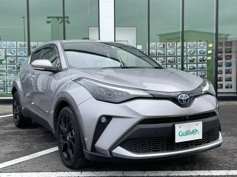 カタログ画像：Ｃ－ＨＲ（C-HR） Ｇ モード ネロ セーフティプラスⅢ 2022年8月 6AA-ZYX11 1800cc ブラック×メタルストリームメタリック 燃費25.8km / l メイン