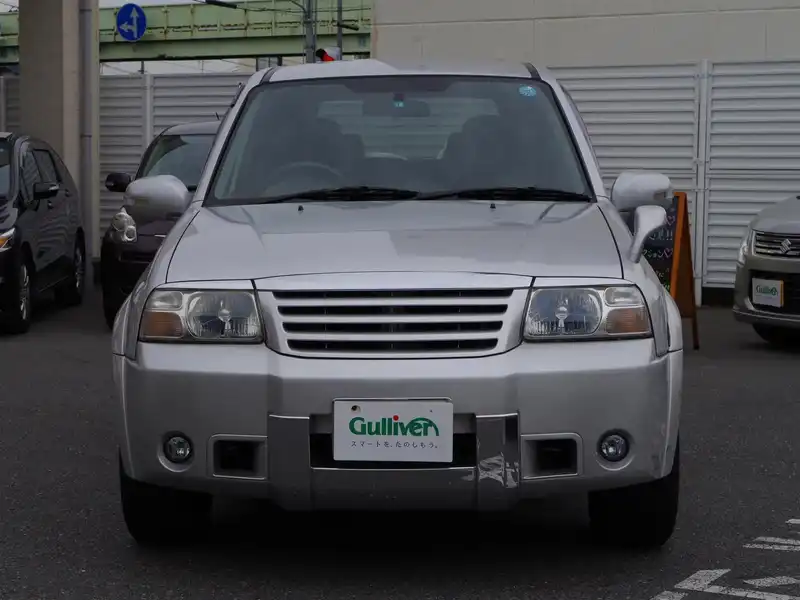 カタログ画像：エスクード（ESCUDO） Ｓ－エディション 2004年5月 LA-TL52W 2000cc シルキーシルバーメタリック 燃費11.6km / l  フロント