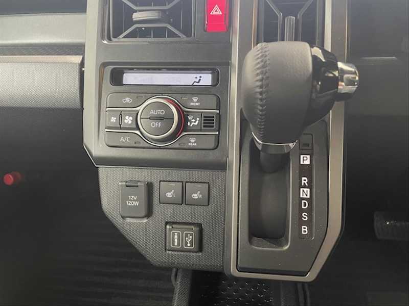 カタログ画像：タフト（TAFT） Ｇ ダーククロムベンチャー ｅｃｏ ＩＤＬＥ非装着車 2024年11月 5BA-LA900S 660cc フォレストカーキメタリックorセラミックグリーンメタリック 燃費19.8km / l 内装