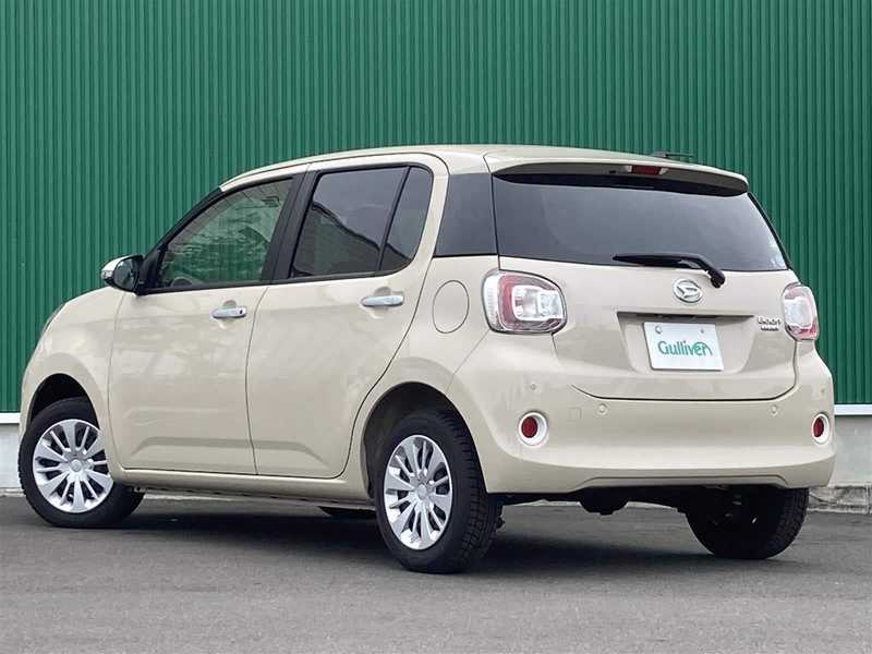 カタログ画像：ブーン（BOON） スタイル ホワイトリミテッド ＳＡⅢ 2022年8月 5BA-M710S 1000cc ホワイト×パウダリーベージュメタリック 燃費19.0km / l バック