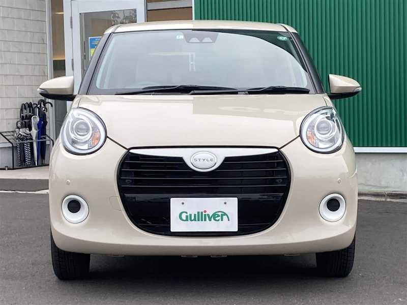 カタログ画像：ブーン（BOON） スタイル ホワイトリミテッド ＳＡⅢ 2022年8月 5BA-M710S 1000cc ホワイト×パウダリーベージュメタリック 燃費19.0km / l フロント