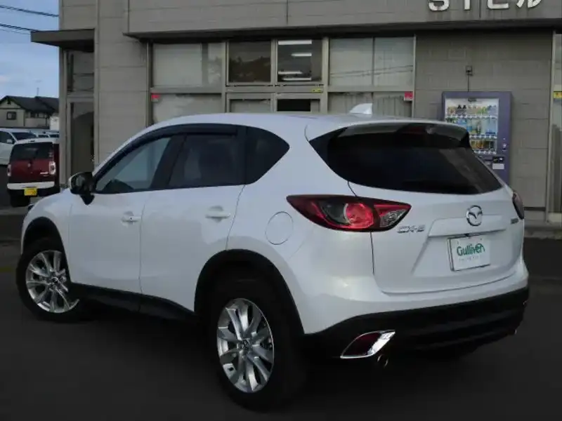 カタログ画像：ＣＸ－５（CX-5） ＸＤ 2014年4月 LDA-KE2AW 2200cc クリスタルホワイトパールマイカ 燃費18.0km / l バック