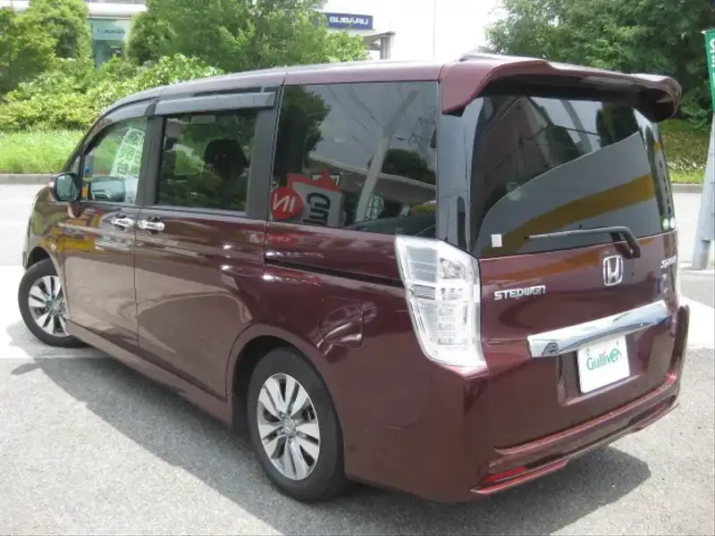 カタログ画像：ステップワゴンスパーダ（STEPWAGON SPADA） Ｚ インターナビセレクション 2012年6月 DBA-RK6 2000cc クリムゾン・パール 燃費13.6km / l バック