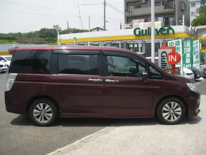 カタログ画像：ステップワゴンスパーダ（STEPWAGON SPADA） Ｚ インターナビセレクション 2012年6月 DBA-RK6 2000cc クリムゾン・パール 燃費13.6km / l 外装