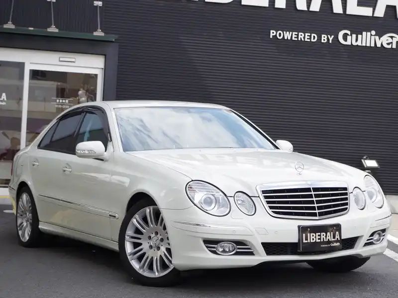 カタログ画像：Ｅクラス（E-CLASS） Ｅ３５０ アバンギャルド 2008年8月 DBA-211056C 3500cc カルサイトホワイト（Ｓ） 燃費8.6km / l  メイン（その他）