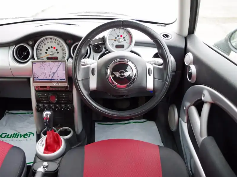 10029085 | カタログ画像：ＭＩＮＩ（MINI） クーパー 2005年9月 GH-RA16 1600cc ブラック・アイ・パープル（メタリック） 内装