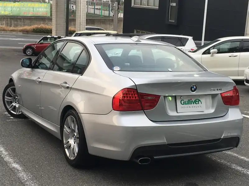 カタログ画像：３シリーズ（3 SERIES） ３２０ｉ Ｍスポーツパッケージ 2005年10月 ABA-VA20 2000cc 燃費13.6km / l  バック