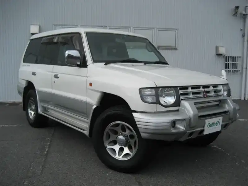 カタログ画像：パジェロ（PAJERO） ミッドルーフワイド ＧＸ 1997年5月 E-V45W 3500cc ソフィアホワイト／サテライトシルバー・２トーン メイン