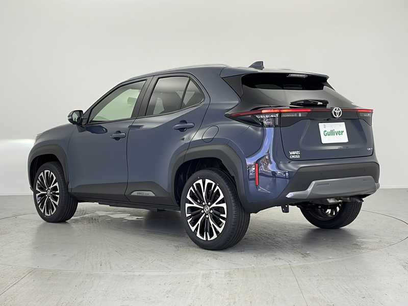 カタログ画像：ヤリスクロス（YARIS CROSS） ハイブリッドＺ アドベンチャー 2025年2月 6AA-MXPJ15 1500cc マッシブグレー 燃費26.0km / l バック
