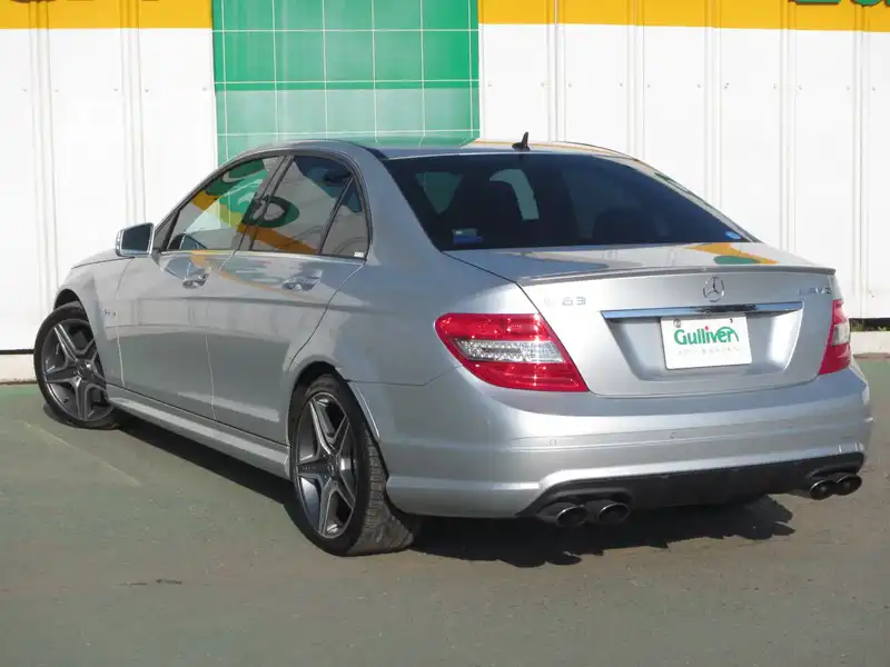 カタログ画像：Ｃクラス（C-CLASS） Ｃ６３ ＡＭＧ 2010年2月 CBA-204077 6300cc イリジウムシルバー（Ｍ） 燃費6.1km / l  バック