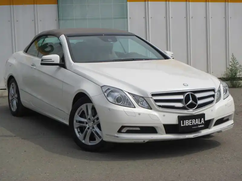 カタログ画像：Ｅクラス（E-CLASS） Ｅ３５０ カブリオレ 2010年4月 DBA-207456 3500cc カルサイトホワイト（Ｓ） 燃費9.1km / l  メイン