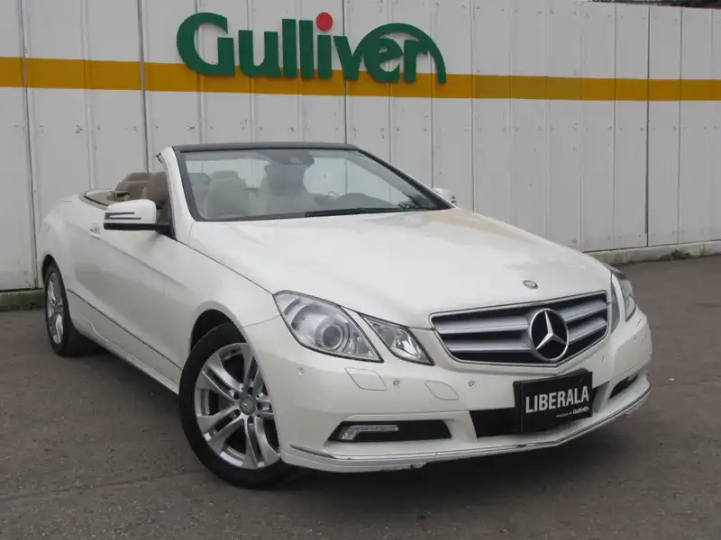 カタログ画像：Ｅクラス（E-CLASS） Ｅ３５０ カブリオレ 2010年4月 DBA-207456 3500cc カルサイトホワイト（Ｓ） 燃費9.1km / l  フロント