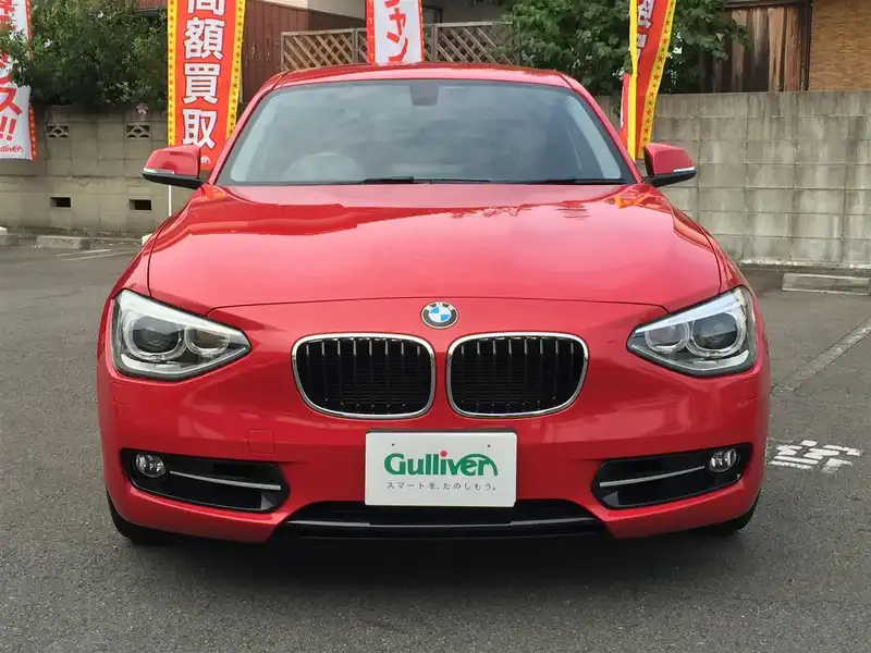 カタログ画像：１シリーズ（1 SERIES） １２０ｉ スポーツ 2011年9月 DBA-1A16 1600cc 燃費16.6km / l フロント