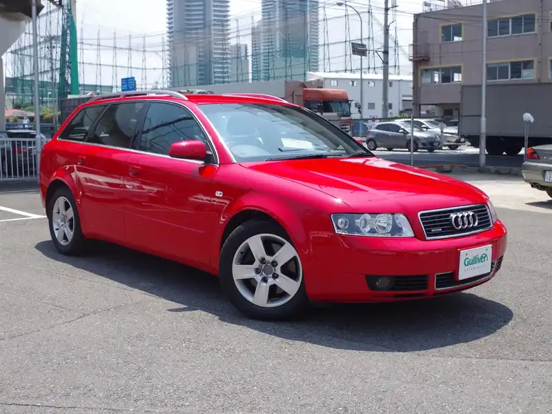 カタログ画像：Ａ４アバント（A4 AVANT） ３．０クワトロＳＥ 2004年4月 GH-8EASNF 3000cc ブリリアントレッド 燃費8.2km / l  メイン