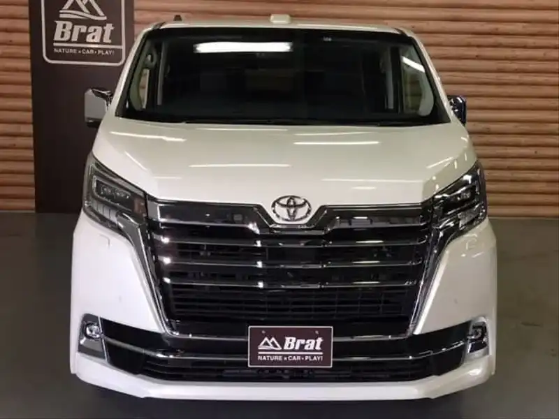 カタログ画像：グランエース（GRANACE） Ｇ 2019年12月 3DA-GDH303W 2800cc ホワイトパールクリスタルシャイン 燃費10.0km / l フロント