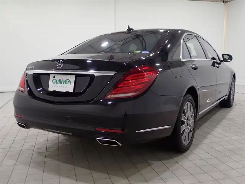 カタログ画像：Ｓクラス（S-CLASS） Ｓ５５０ロング マジックボディコントロール装着車 2014年6月 DBA-222182C 4700cc マグネタイトブラック（Ｍ）orオブシディアンブラック（Ｍ）orペリドットブラウン（Ｍ） 燃費10.5km / l バック