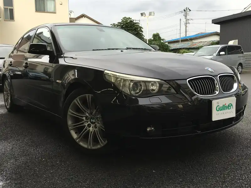 カタログ画像：５シリーズ（5 SERIES） ５４５ｉ 2005年6月 GH-NB44 4400cc ブラックⅡorブラック・サファイアメタリック 燃費7.6km / l  メイン