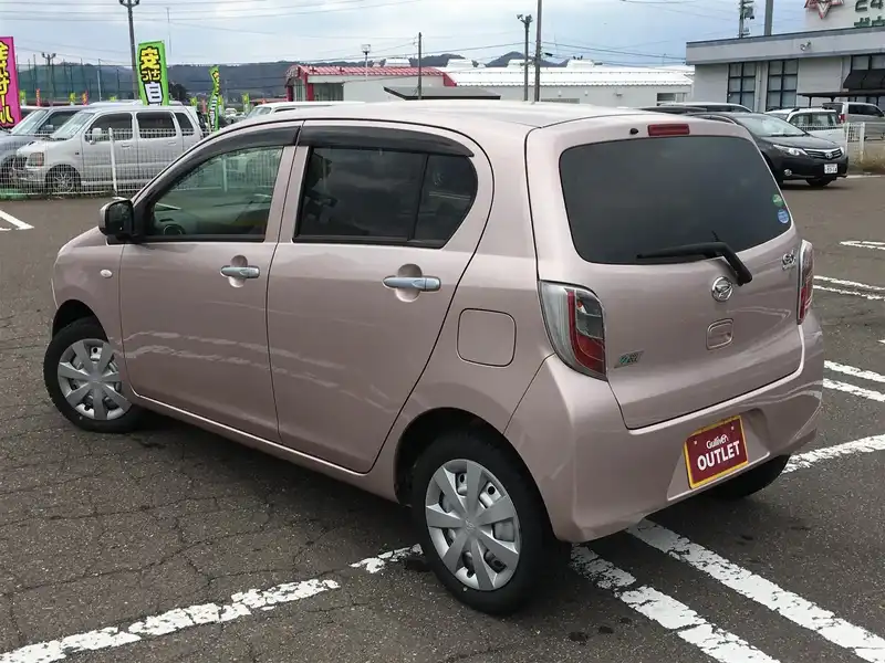 カタログ画像：ミライース（MIRA E:S） Ｘｆ メモリアルエディション 2012年10月 DBA-LA310S 660cc ライトローズマイカメタリック 燃費27.0km / l バック