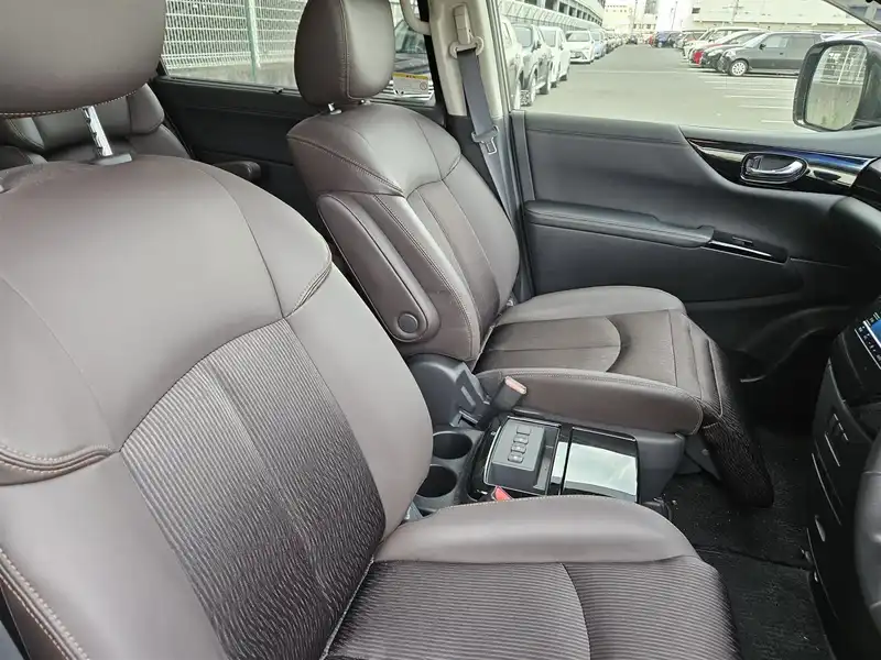 カタログ画像：エルグランド（ELGRAND） オーテック 2022年11月 5BA-TNE52 2500cc ピュアホワイトパール（３Ｐ） 燃費9.7km / l 内装