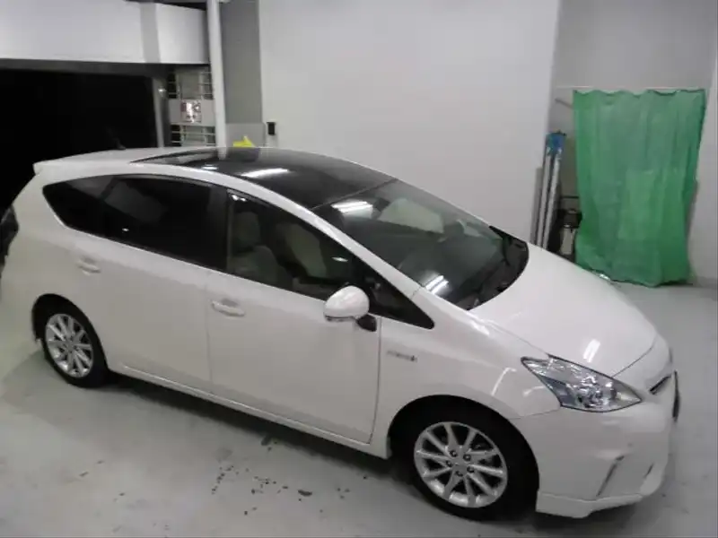 カタログ画像：プリウスα（PRIUS ALPHA） Ｇツーリングセレクション・スカイライトパッケージ 2011年5月 DAA-ZVW40W 1800cc ホワイトパールクリスタルシャイン 燃費26.2km / l 外装