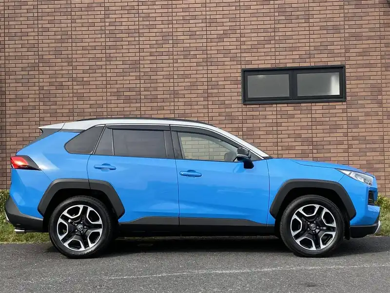 カタログ画像：ＲＡＶ４（RAV4） アドベンチャー 2019年10月 6BA-MXAA54 2000cc アッシュグレーメタリック×シアンメタリック 燃費15.2km / l 外装