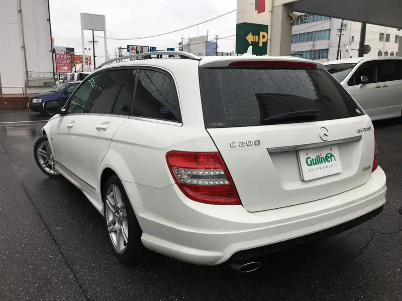 カタログ画像：Ｃクラスステーションワゴン（C-CLASS STATIONWAGON） Ｃ２００コンプレッサー ステーションワゴン アバンギャルド 2008年10月 DBA-204241 1800cc カルサイトホワイト 燃費11.2km / l  バック