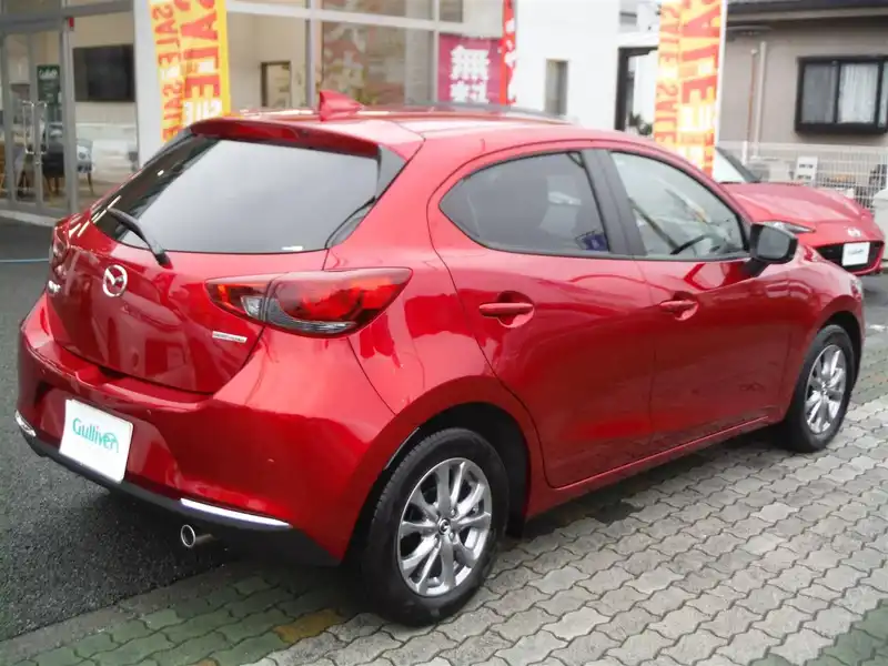 カタログ画像：ＭＡＺＤＡ２（MAZDA2） ＸＤプロアクティブ Ｓパッケージ 2019年10月 3DA-DJ5FS 1500cc ソウルレッドクリスタルメタリック 燃費25.2km / l バック