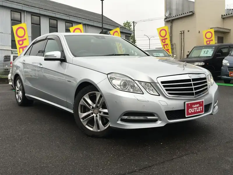 カタログ画像：Ｅクラス（E-CLASS） Ｅ３５０ ブルーテック アバンギャルド 2010年8月 LDA-212024C 3000cc パラジウムシルバー（Ｍ）orイリジウムシルバー（Ｍ） 燃費12.4km / l メイン（その他）