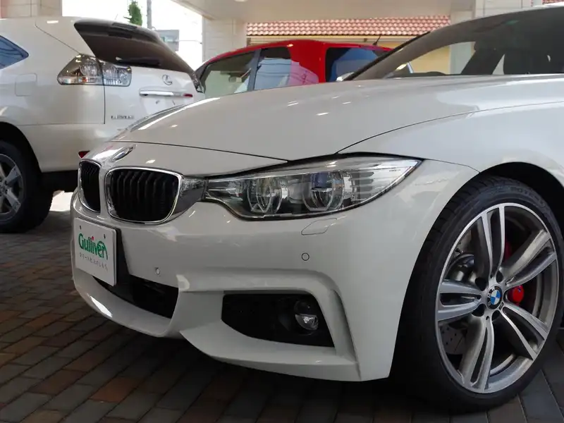 カタログ画像：４シリーズ（4 SERIES） ４３５ｉグランクーペ Ｍスポーツ 2014年11月 DBA-4B30 3000cc アルピン・ホワイトⅢ（ソリッド・カラー） 燃費12.7km / l 外装