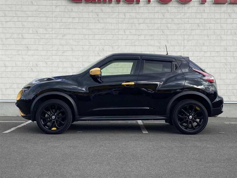 カタログ画像：ジューク（JUKE） １５ＲＸ Ｖセレクション パーソナライゼーション 2015年11月 DBA-YF15 1500cc スーパーブラック 燃費18.0km / l 外装