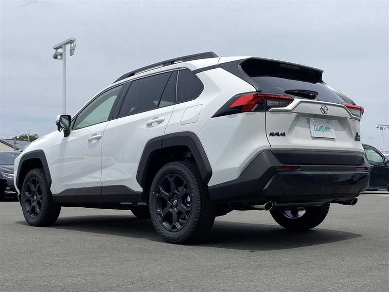 カタログ画像：ＲＡＶ４（RAV4） ハイブリッドＧ 2024年12月 6AA-AXAH54 2500cc プラチナホワイトパールマイカ 燃費20.6km / l バック