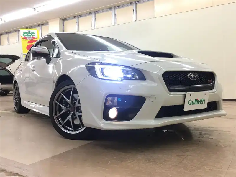 カタログ画像：ＷＲＸ ＳＴＩ（WRX STI） ＳＴＩ タイプＳ 2015年6月 CBA-VAB 2000cc クリスタルホワイト・パール 燃費9.4km / l フロント