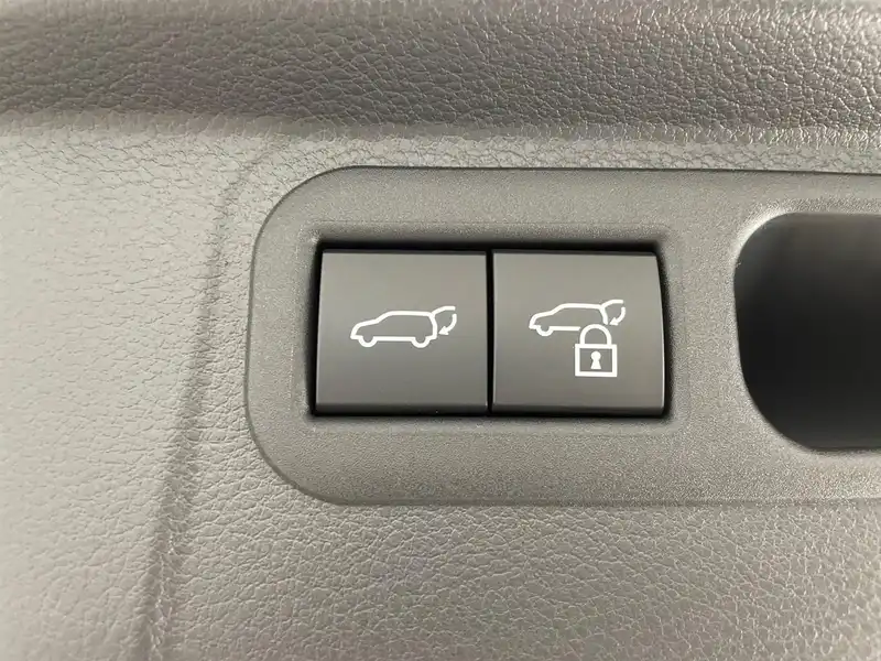 カタログ画像：ＬＭ（LM） ＬＭ５００ｈ バージョンＬ 2025年8月 5AA-TAWH15W 2400cc ソニッククォーツ 燃費13.8km / l 内装