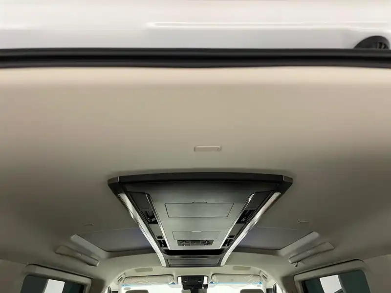 カタログ画像：ＬＭ（LM） ＬＭ５００ｈ バージョンＬ 2025年8月 5AA-TAWH15W 2400cc ソニッククォーツ 燃費13.8km / l 内装