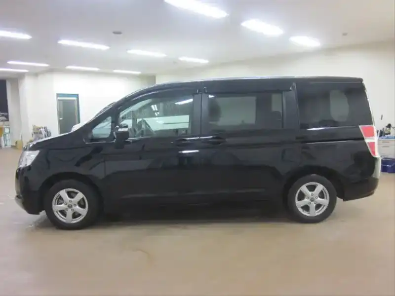 カタログ画像：ステップワゴン（STEPWAGON） Ｇ 2009年10月 DBA-RK1 2000cc クリスタルブラック・パール 燃費14.2km / l  外装