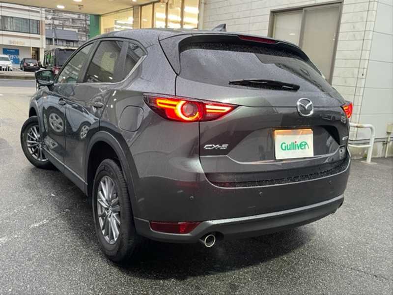 カタログ画像：ＣＸ－５（CX-5） ２５Ｔ エクスクルーシブモード 2019年10月 5BA-KF5P 2500cc マシーングレープレミアムメタリック 燃費12.6km / l バック