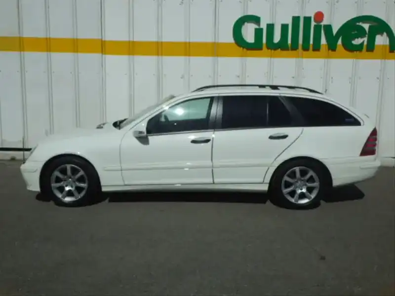 カタログ画像：Ｃクラスステーションワゴン（C-CLASS STATIONWAGON） Ｃ１８０コンプレッサー ステーションワゴン 2005年8月 DBA-203246 1800cc アラバスターホワイト（Ｓ） 燃費11.4km / l  外装